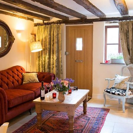 Meddlars A Historic Cottage On The Countryside Edge Of A Vibrant Market Town Hadleigh  Extérieur photo