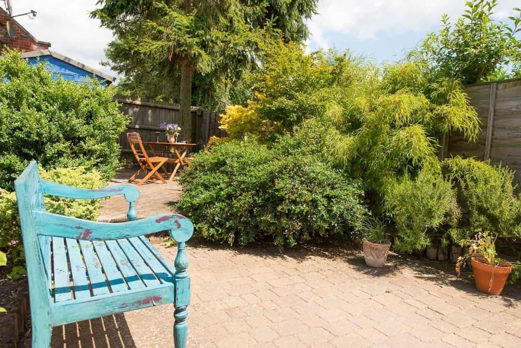 Meddlars A Historic Cottage On The Countryside Edge Of A Vibrant Market Town Hadleigh  Extérieur photo