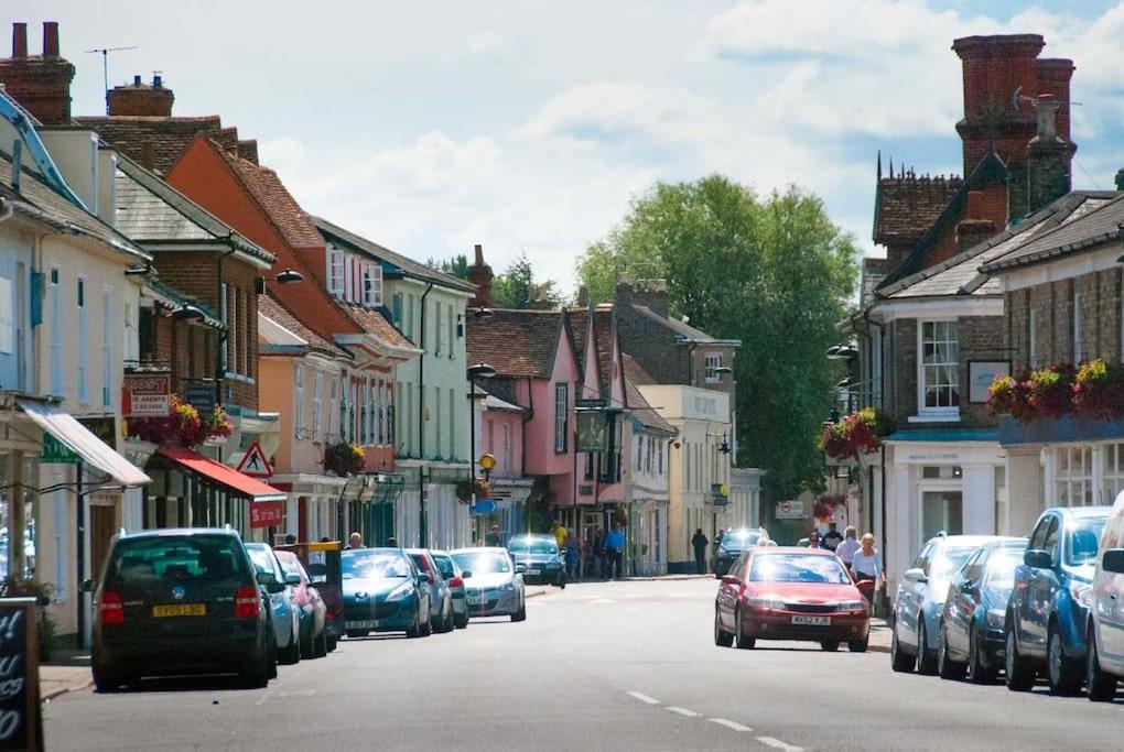 Meddlars A Historic Cottage On The Countryside Edge Of A Vibrant Market Town Hadleigh  Extérieur photo